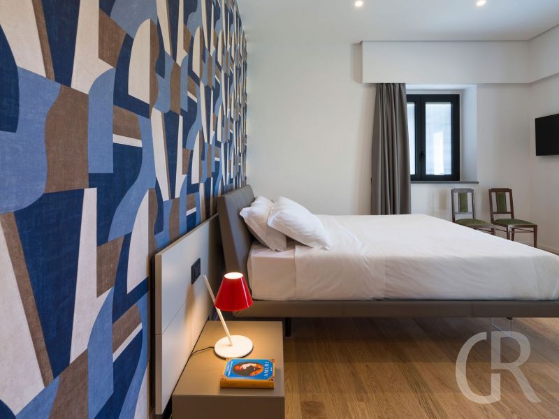 villa-gianos-weiss-blaues-schlafzimmer.jpg
