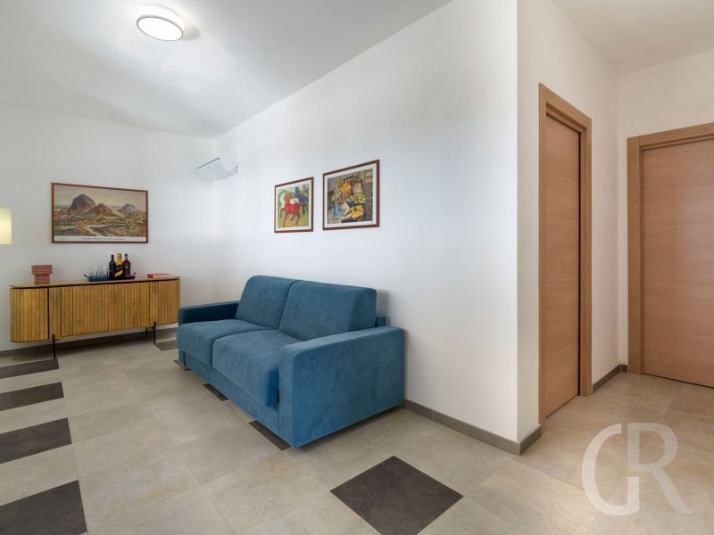 villa-giglio-di-mare-sofa.jpg