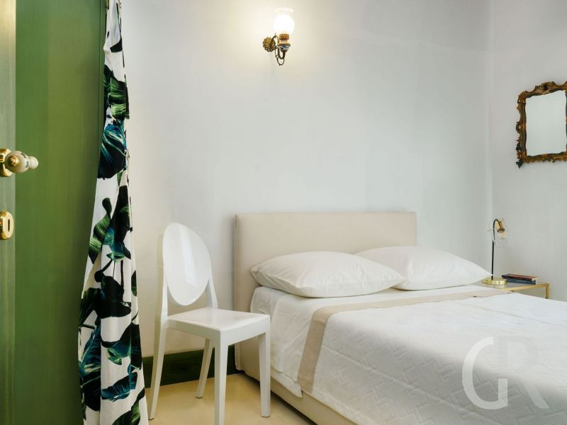 villa-gira-sole-weisses-doppelbett.jpg