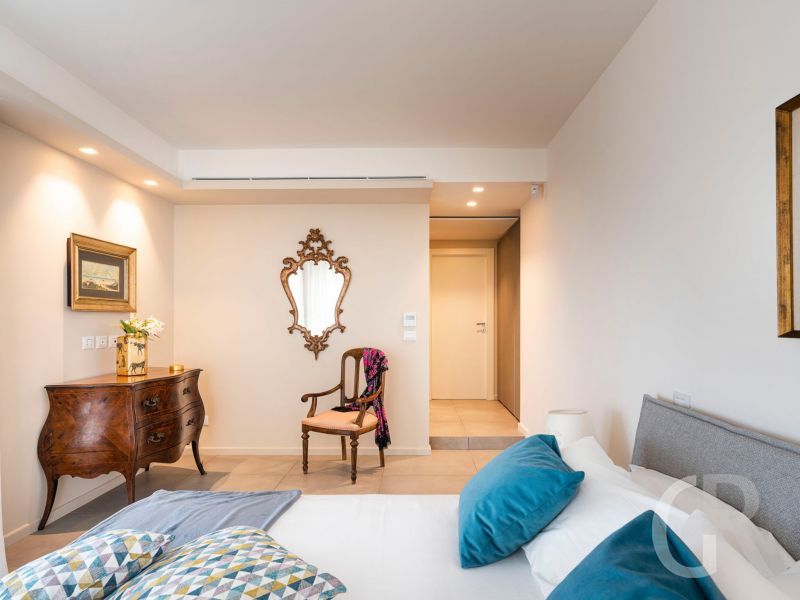 villa-isabella-kommode-im-schlafzimmer.jpg