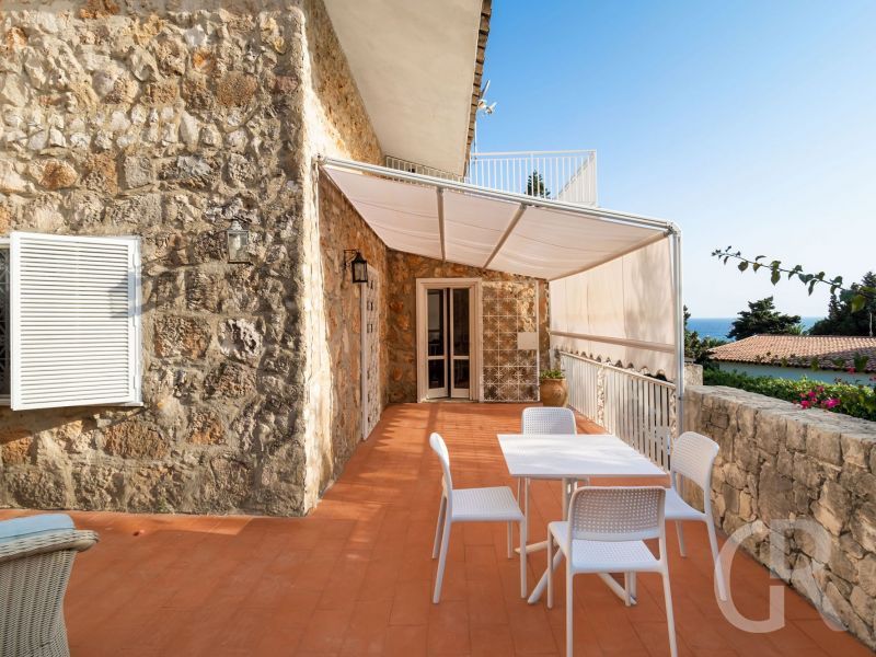 villa-maddalena-terrasse.jpg