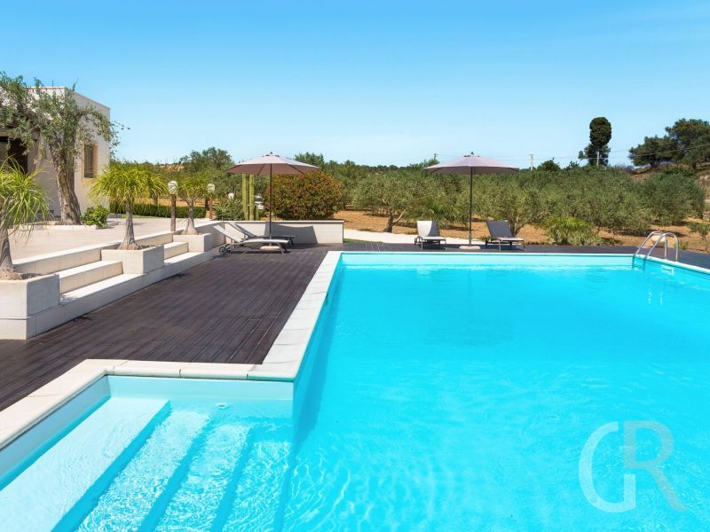 villa-mara-zum-pool.jpg