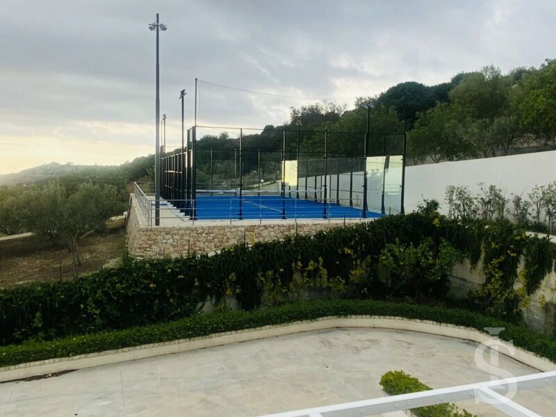 villa-nausica-tennis-padel-platz.jpeg