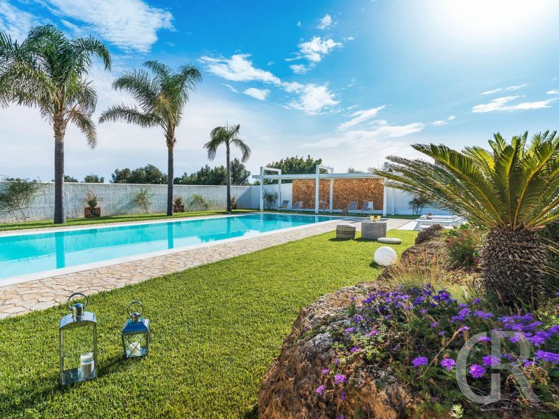 villa-pietra-del-sole-pool.jpg