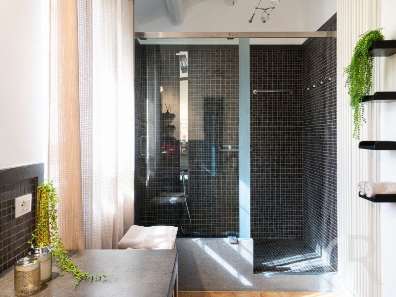 villa-pigna-blue-bad-mit-dusche.jpg