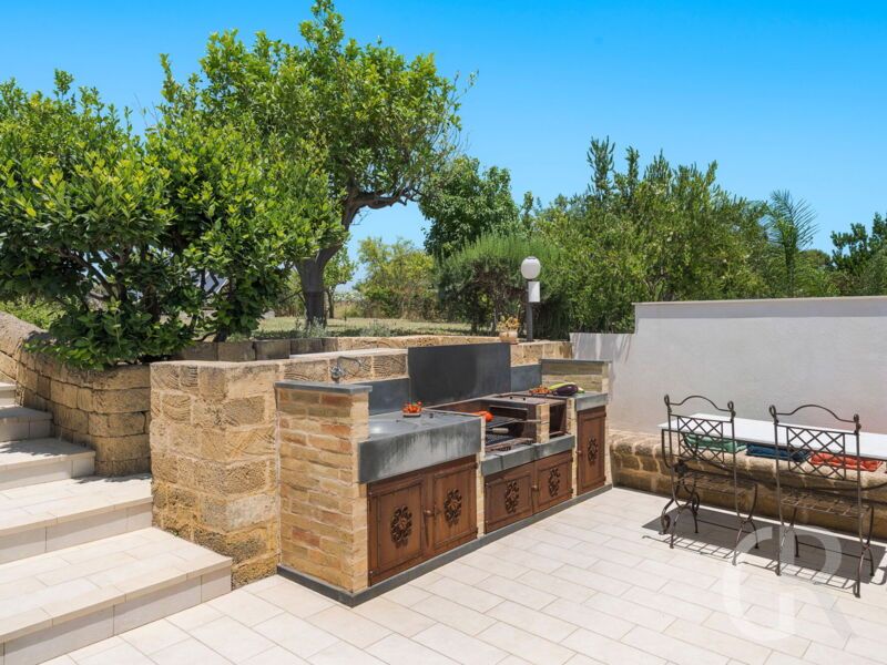 villa-pigna-blue-grill.jpg