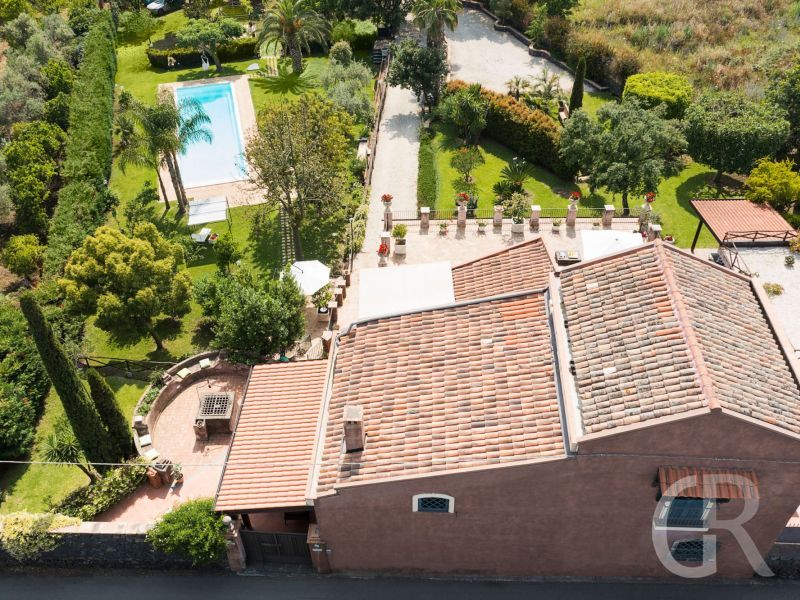 villa-saracina-blick-aus-der-luft.jpg