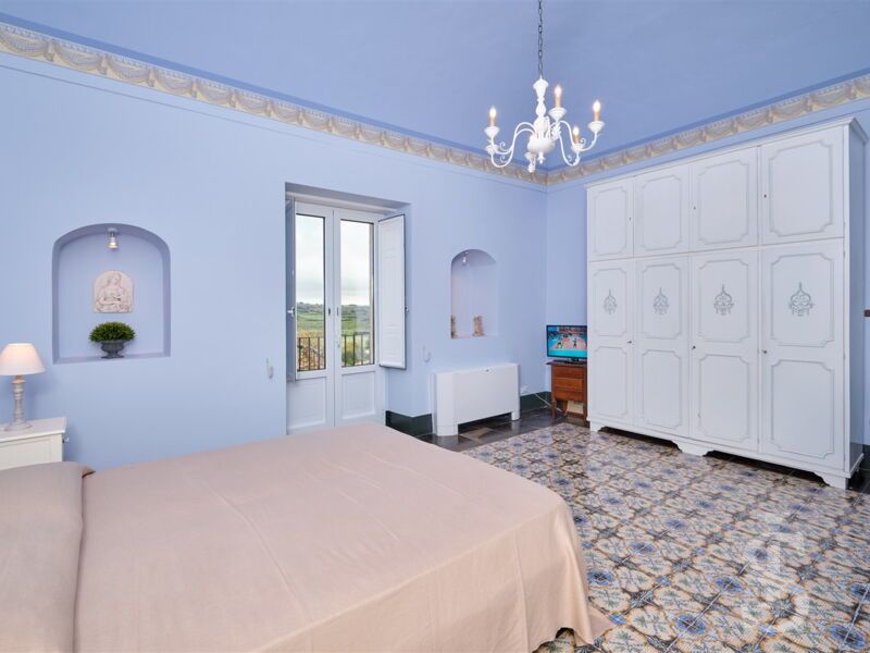 villa-scifazzo-grosses-schlafzimmer.jpg