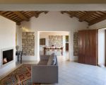 villa-tangi-sofa-am-kamin.jpg
