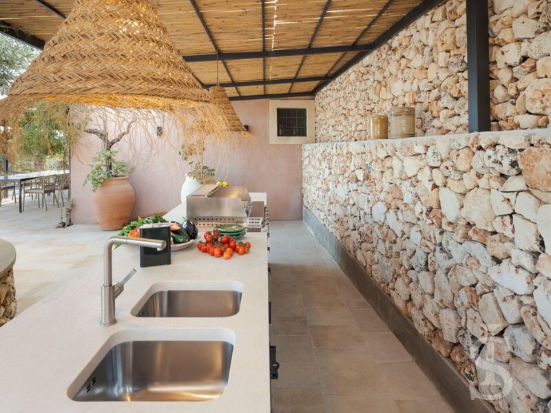 villa-ziguli-praktische-sommerkueche.jpg