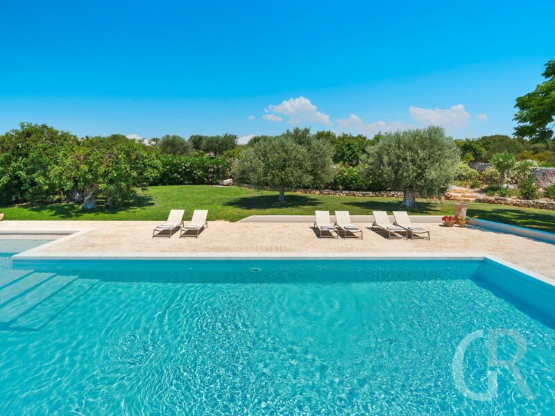 carrubi-schoener-pool.jpg