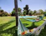 casa-limoni-haengematte-im-garten.jpg