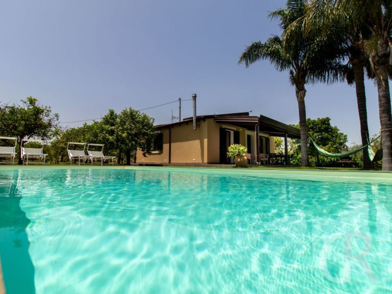 casa-limoni-pool-und-haus.jpg