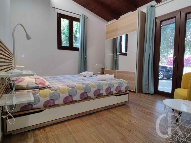 dependance-pergola-blick-zum-doppelbett.jpg