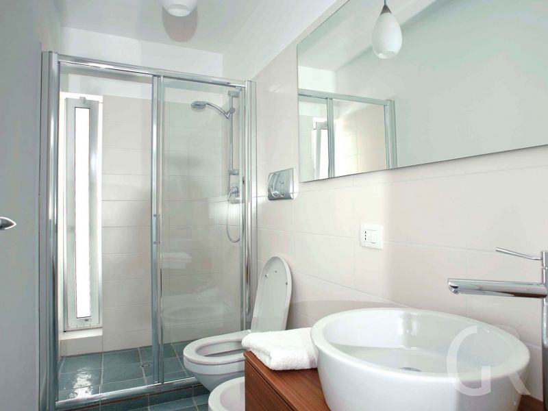 ferienhaus-aura-di-mare-duschbad.jpg