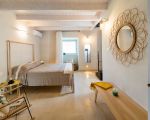 ferienhaus-dimora-pura-schlafzimmer-mit-doppelbett.jpg