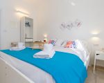 ferienhaus-edone-schlafraum-mit-doppelbett.jpg