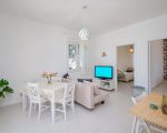 ferienhaus-teti-wohnrsum-mit-sofa.jpg