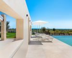 ferienhaus-villa-mora-terrasse-am-pool.jpg