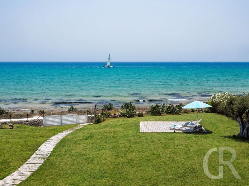 ferienvilla-blumarine-garten-und-meer.jpg