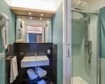 ferienwohnung-achille-dusche.jpg