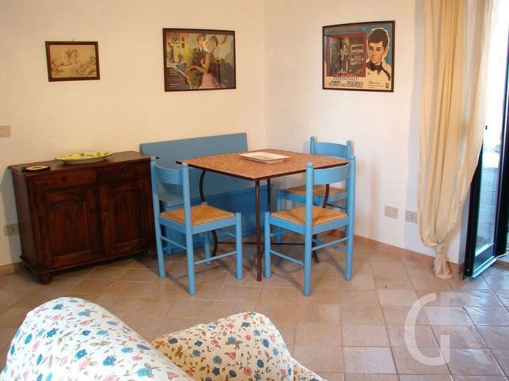 ferienwohnung-cafisi-esstisch.jpg