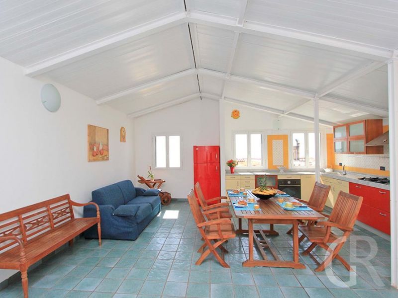 ferienwohnung-dedalo-wohn-kueche.jpg