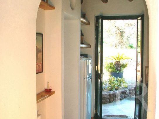 ferienwohnung-draco-ausblick-auf-die-terrasse.jpg