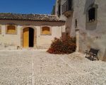 ferienwohnung-roccazzo-innenhof.jpg