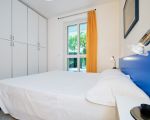 mediterraneo-doppelbett-im-schlafzimmer.jpg