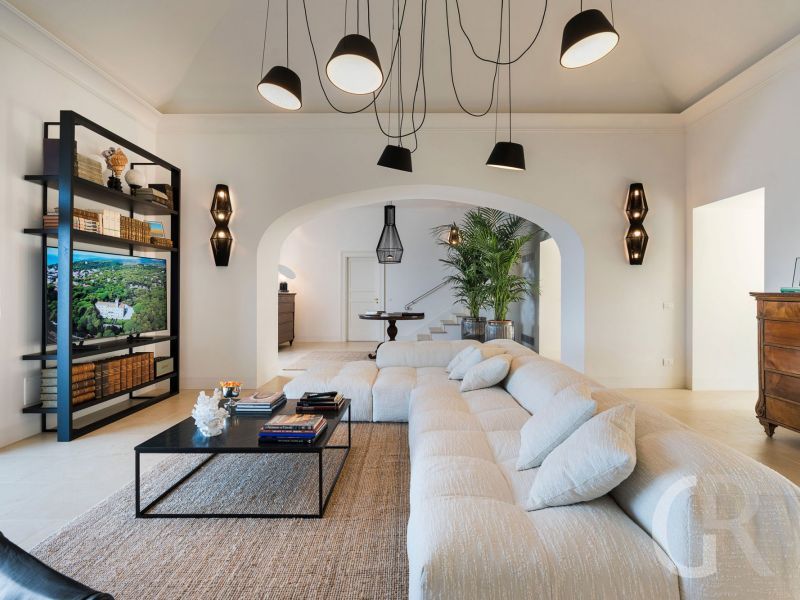 villa-acqua-marina-wohnzimmer-mit-tv.jpg