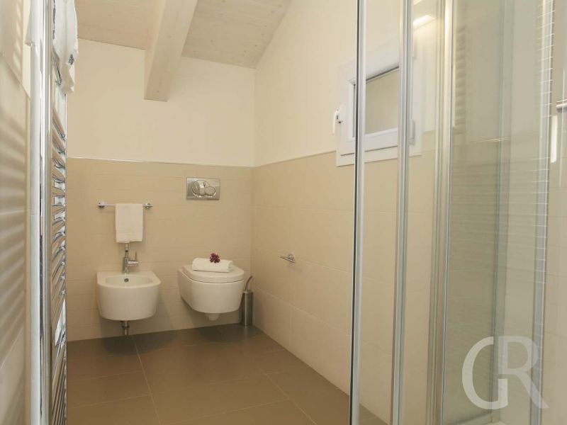 villa-afodite-badezimmer-mit-wc.jpg