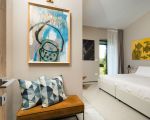 villa-agnese-grosses-doppelbett-im-schlafraum.jpg