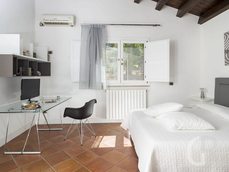 villa-agora-schlafzimmer-in-weiss.jpg