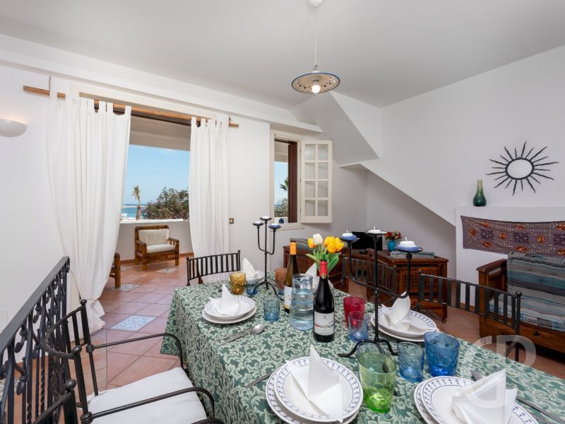 villa-al-faro-san-vito-wohnzimmer.jpg