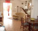 villa-al-mare-offener-wohn-essbereich-mit-eingang.jpg