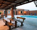 villa-arangea-terrasse-mit-pool.jpg