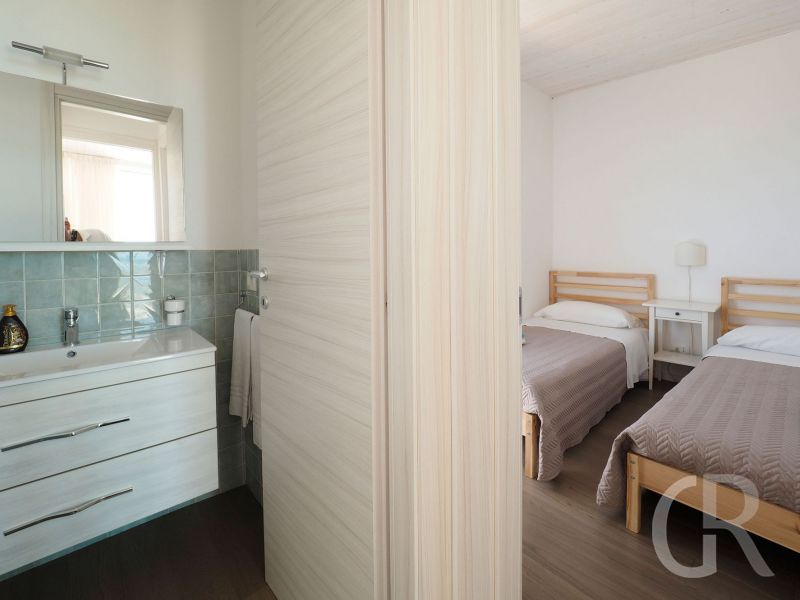 villa-ariel-schlafzimmer-und-bad.jpg