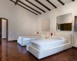 villa-blue-moon-schlafzimmer-und-zwei-einzelbetten.jpg