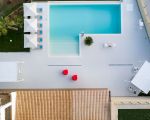 villa-camemi-blick-von-oben-auf-das-schwimmbad.jpg
