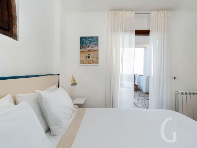 villa-camemi-weisses-doppelbett.jpg
