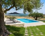 villa-colle-verde-pool-mit-garten.jpg