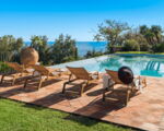 villa-continella-liegeflaeche-pool.jpg