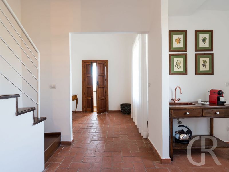 villa-etna-retreat-flurbereich.jpg
