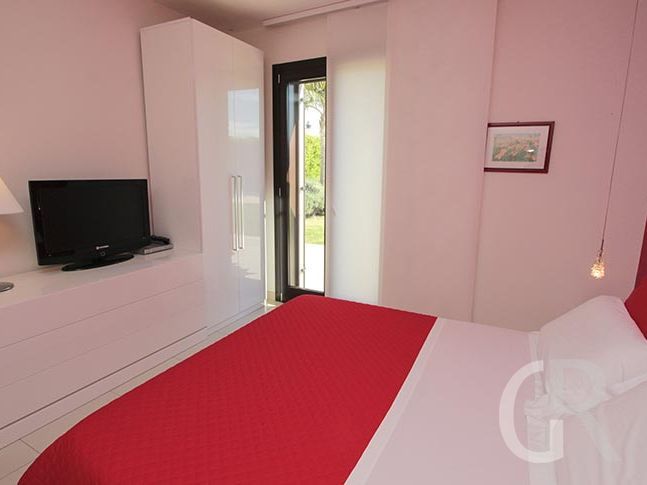 villa-flora-doppelschlafzimmer.jpg