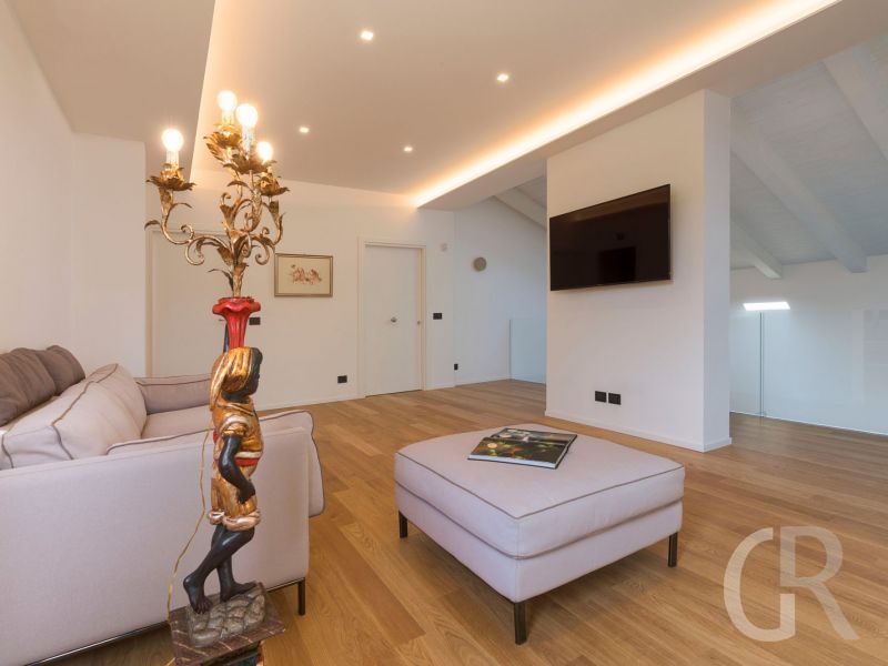 villa-gianos-wohnraum-mit-tv.jpg