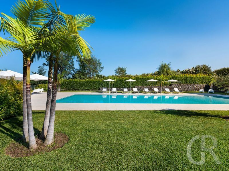 villa-greta-grosses-schwimmbad.jpg