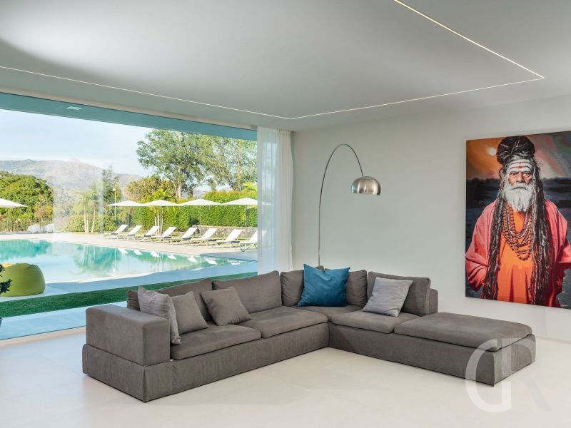 villa-greta-wohnzimmer-mit-sofa.jpg