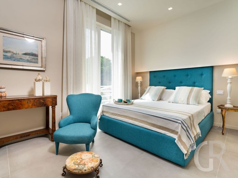villa-isabella-blaues-bett.jpg