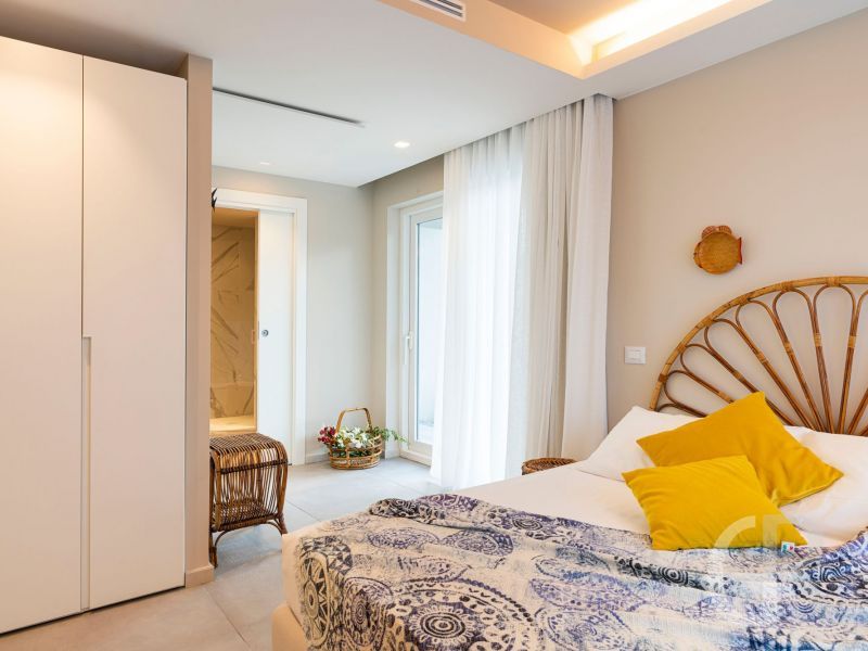villa-isabella-grosses-schlafzimmer.jpg